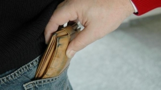 Un inspector OPC a rămas fără portofel în timpul unui control