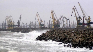 VALURI de 16 metri în Marea Neagră. Furtună de gradul 9 și porturi închise