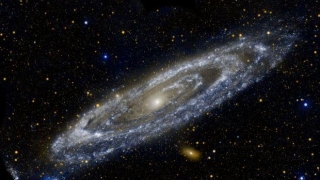 Universul are mult mai multe galaxii decât credeau cercetătorii