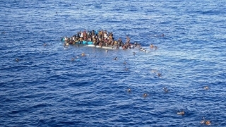 Zeci de migranți au fost salvați în largul coastelor britanice