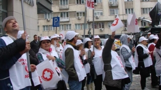 Sindicaliștii din Sănătate protestează la Ministerul Muncii