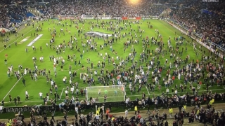 Haos în tribune, creat de fanii turci, la startul meciului Olympique Lyon-Beşiktaş