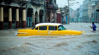 Havana, inundată și lovită de vânturi puternice