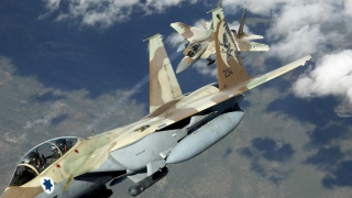 Militanți SI, uciși în atacuri aeriene israeliene