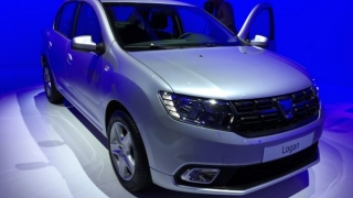 Dacia prezintă la Paris noul design al modelelor şi noile motorizări