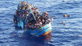 2.200 de persoane salvate sâmbătă din Marea Mediterană