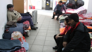 Mai mulți oameni ai străzii din Constanța, duşi la adăpostul de iarnă