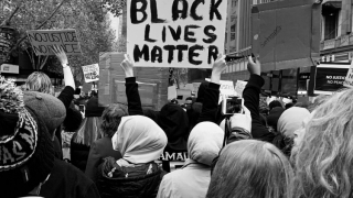 Imnul Americii, subiect de dezbatere în contextul protestelor Black Lives Matter. Ce vor activiştii şi jurnaliştii să schimbe la imn