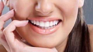 Mituri sau adevăruri? Ce ar trebui să știi despre implanturile dentare?