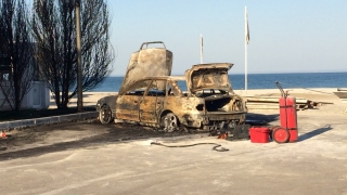 Autoturism cuprins de flăcări în stațiunea Mamaia