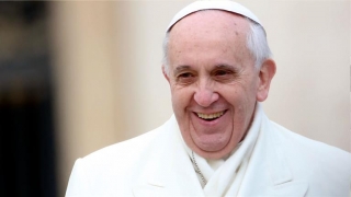 Papa Francisc spune că interdicția ca femeile să poată deveni preoți rămâne definitivă