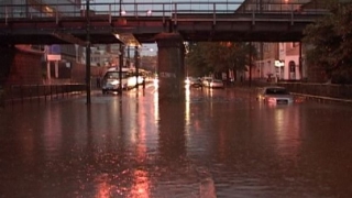Mai multe străzi din Timişoara au fost inundate din cauza ploii