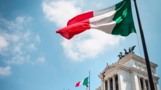 Mai puțin de jumătate dintre italieni vor rămânerea în UE