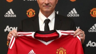 Jose Mourinho a semnat cu Manchester United