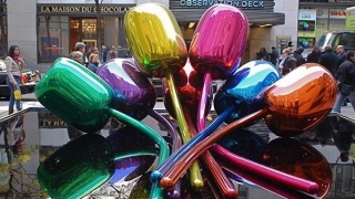 „Lalelele” lui Jeff Koons, refuzate de Paris
