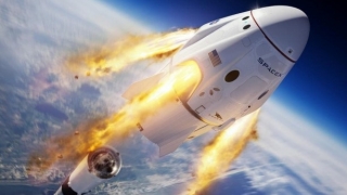 MOMENT ISTORIC SpaceX! Lansarea reuşită a Crew Dragon în spaţiu