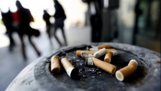 Senatorii din comisia de sănătate au respins simplificarea legii anti-fumat
