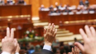 Legea privind funcţionarea CSM, adoptată cu scandal în Senat
