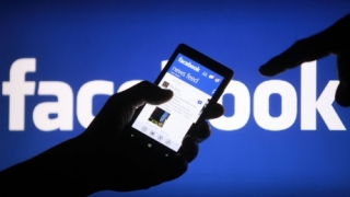 Facebook, principala sursă de informații pentru români