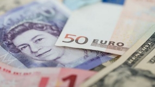 Lira sterlină s-a apreciat în raport cu euro și dolar, după datele privind inflația
