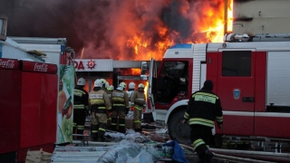 Peste 1.000 de persoane, evacuate dintr-un centru comercial din Moscova din cauza unui incendiu