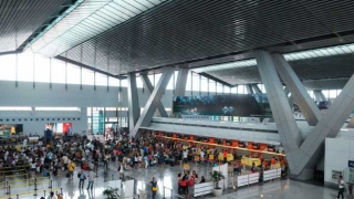 Mii de pasageri blocați pe un aeroport din cauza unei pene de curent