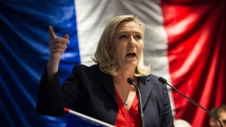 Marine Le Pen face apel la democraţie după ce partidul său a rămas fără bani!