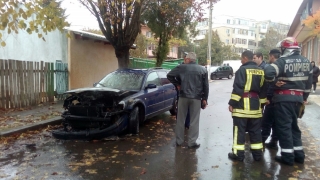 Mașină în flăcări în cartierul Faleză Nord