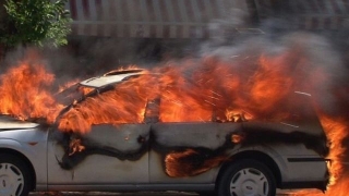 Panică în trafic! Mașină cuprinsă de flăcări, în Constanța!