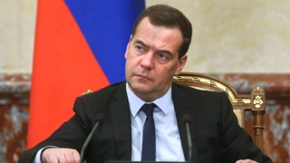 Aproape jumătate dintre ruși vor demisia lui Medvedev din funcția de premier