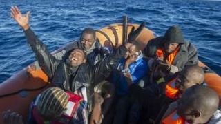 Aproape 2.000 de migranți au fost salvați, luni, în Mediterana