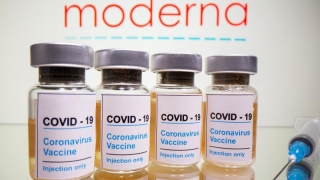 Compania farmaceutică Moderna va solicita luni autorizația SUA și UE pentru vaccinul său