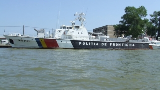 Peste 50 de persoane, dintre care 13 copii, salvate în Marea Egee de poliţiştii români