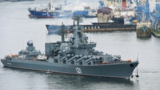 Exerciţii în Marea Neagră, efectuate de nave şi avioane militare ruse