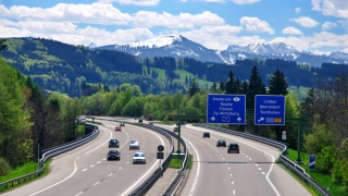 CE sesizează CJUE privind planul Germaniei de a introduce vignetă pe autostrăzi