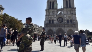 Focuri de armă lângă Catedrala Notre Dame din Paris!