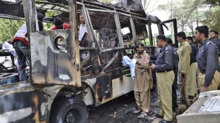 Funcționari guvernamentali morți, după ce o bombă a explodat la bordul unui autobuz