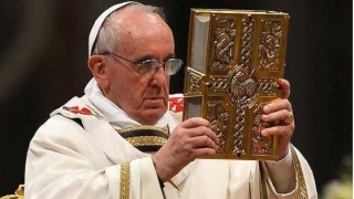 Papa Francisc a numit 17 noi cardinali