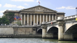 Legea anti-terorism, adoptată în Franța