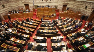 Parlamentul Greciei a adoptat noile măsuri de austeritate