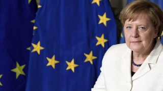 Pe cine dorește Angela Merkel la preşedinția Comisiei Europene anul viitor