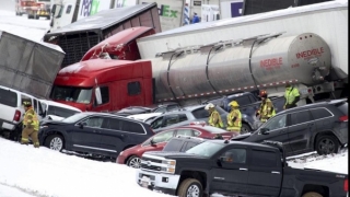 Accident grav petrecut pe o autostradă din SUA. Cel puțin trei persoane au murit