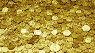 Percheziții de amploare pentru... două monede de aur!