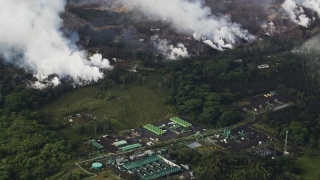 Pericol! Lava incandescentă a vulcanului Kilauea a ajuns la o uzină geotermală