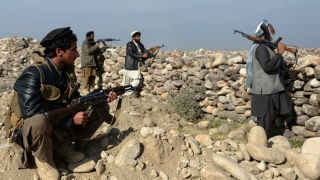 Peste 100 de civili, răpiţi de talibani!