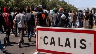 Peste 2.315 extracomunitari, evacuaţi din taberele clandestine de la Calais