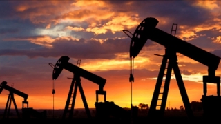 OPEC: Supraproducția de petrol ar putea fi mai mare în 2017