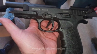 1.200 de pistoale suspecte de a fi arme letale, depistate la Punctul de Trecere a Frontierei Negru Vodă