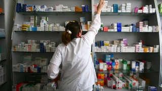 Plângeri în sezonul răcelilor: farmaciștii recomandă medicamente scumpe?!