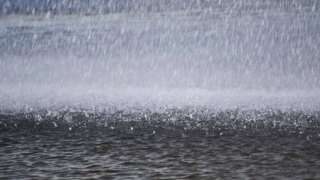Atenţionare METEO: Ploi torenţiale şi grindină. Cum va fi vremea în weekend
